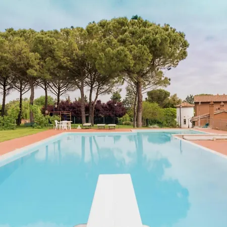 Pomegranate With Shared Pool Apartment